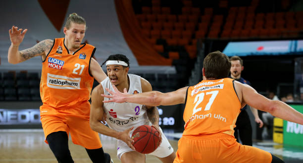 赛中以一记 赛中以一记