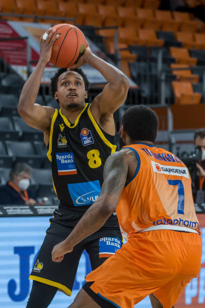 在薪资帽日 在薪资帽日